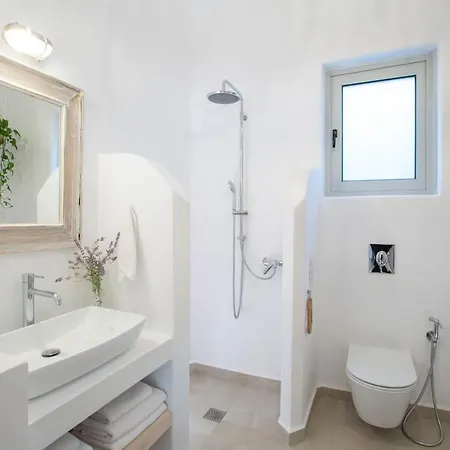 Villa Unalome Seafront Luxury