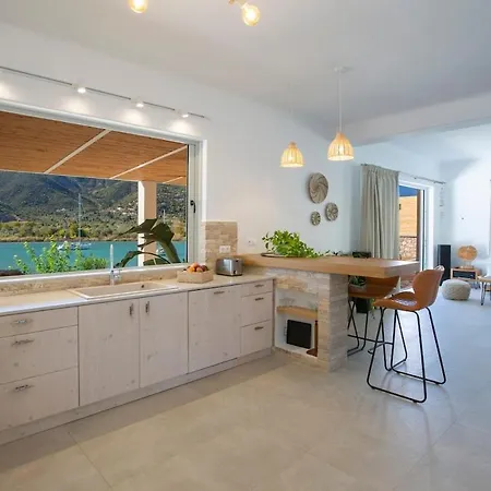 Unalome Seafront Luxury *