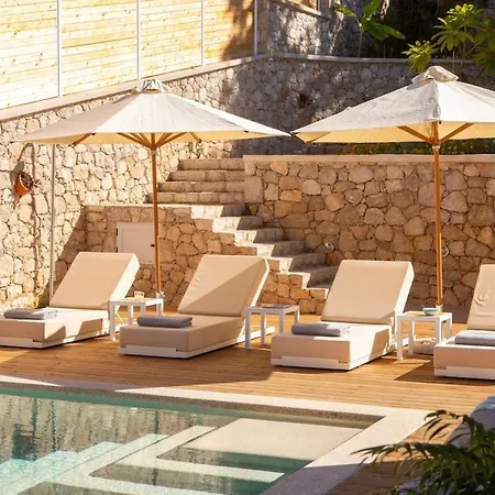 Unalome Seafront Luxury *