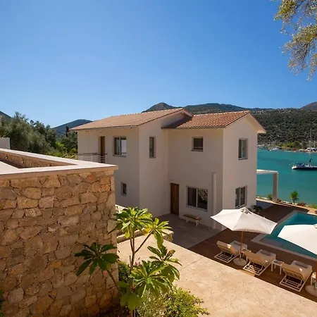 Unalome Seafront Luxury Villa *