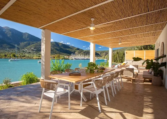 Vila Unalome Seafront Luxury *