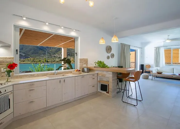 Unalome Seafront Luxury *