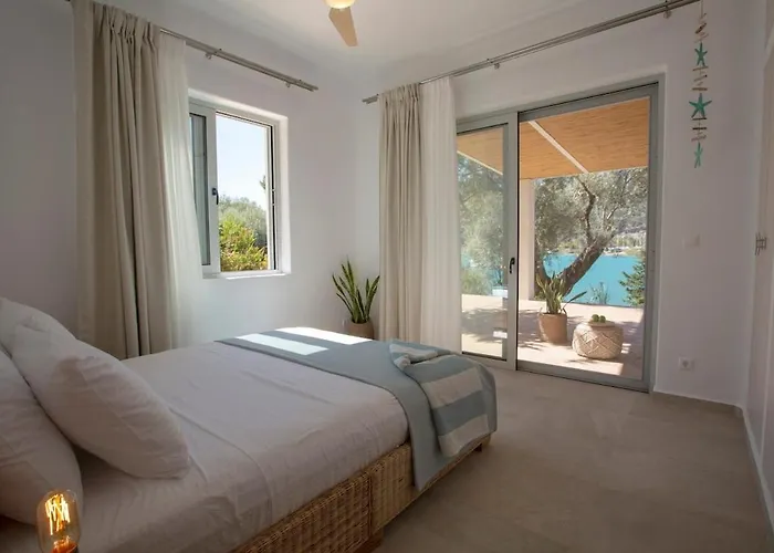 Unalome Seafront Luxury *