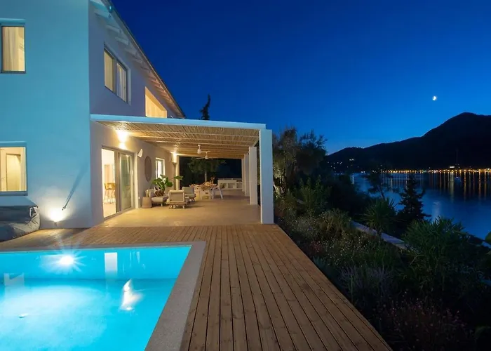 Unalome Seafront Luxury Yénion